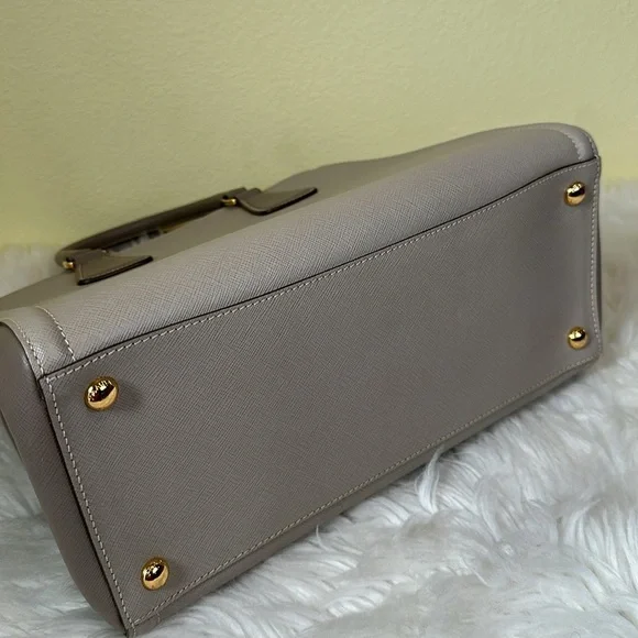 💯Authentic PRADA Saffiano Leather Medium Top Handle Tote Bag🍀 - Picture 14 of 17